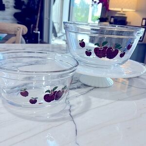 Vintage Anchor Ovenware Buffalo Plaid Apple Graphic in Red & Black 2.5 & 1.5 Qt